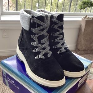White Mountain Black Suede Booties Boots 11
